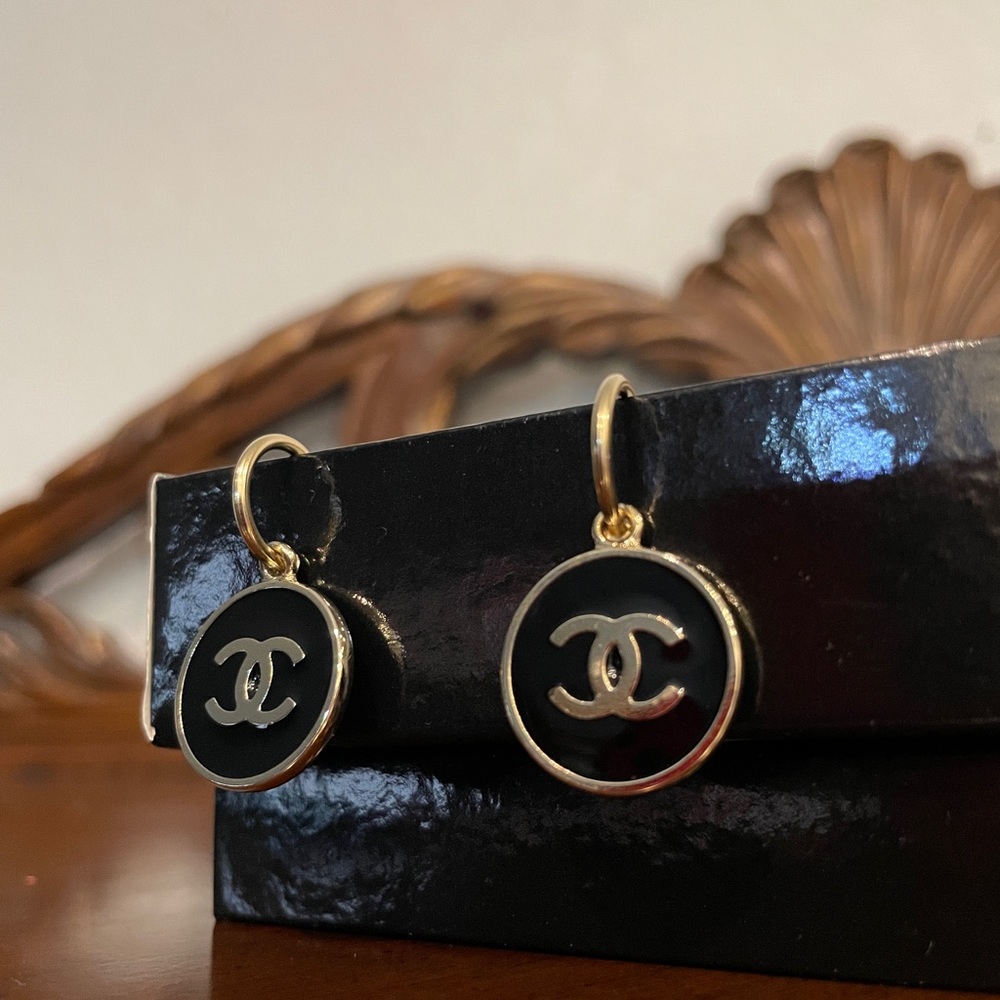 RESERVED Chanel CC Drop Earrings Interlocking Gold Tone Resin - Picture 4 of 9